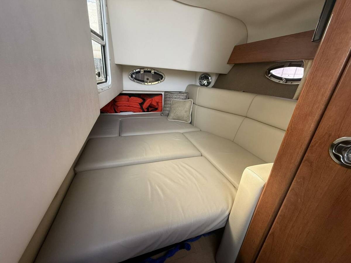 2016 Formula 330 Crossover Bowrider photo 15
