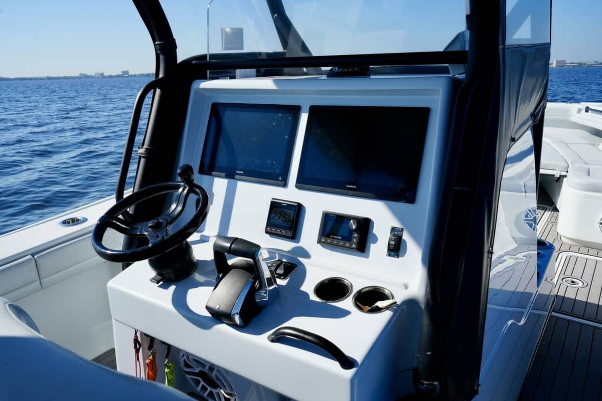 2023 Yellowfin 32 Offshore "Luhn 32" photo 19