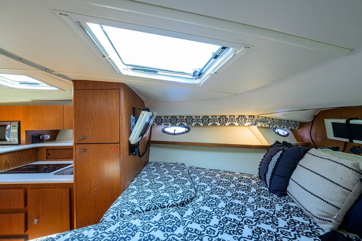 2002 Tiara Yachts 3100 LE "Black Jack" photo 11