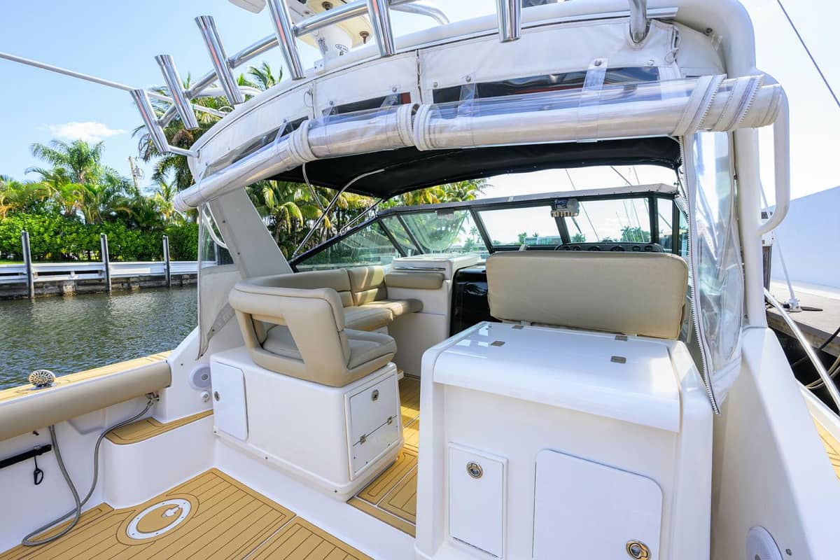 2002 Tiara Yachts 3100 LE "Black Jack" photo 18