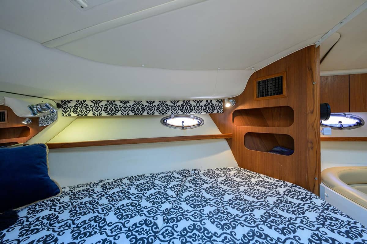 2002 Tiara Yachts 3100 LE "Black Jack" photo 10