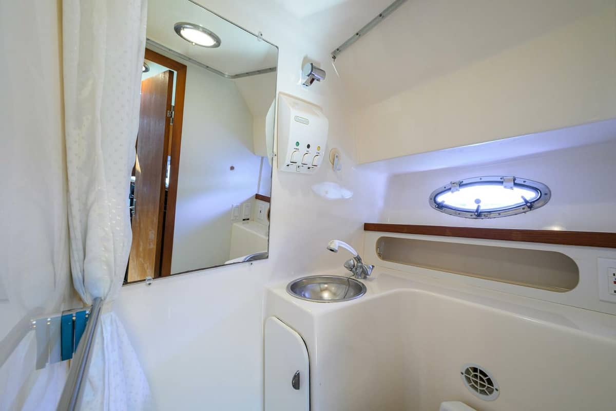 2002 Tiara Yachts 3100 LE "Black Jack" photo 12