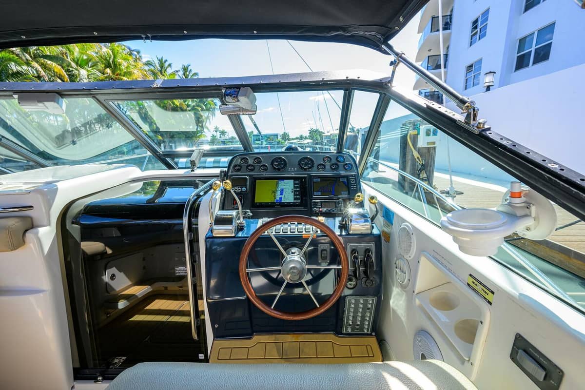 2002 Tiara Yachts 3100 LE "Black Jack" photo 17