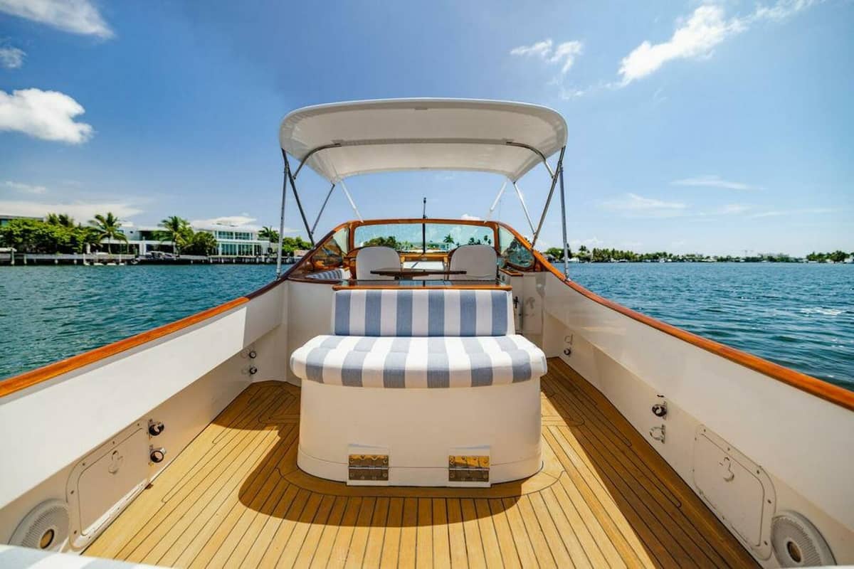 2004 Hinckley Talaria 29 R "Tira Bella" photo 18