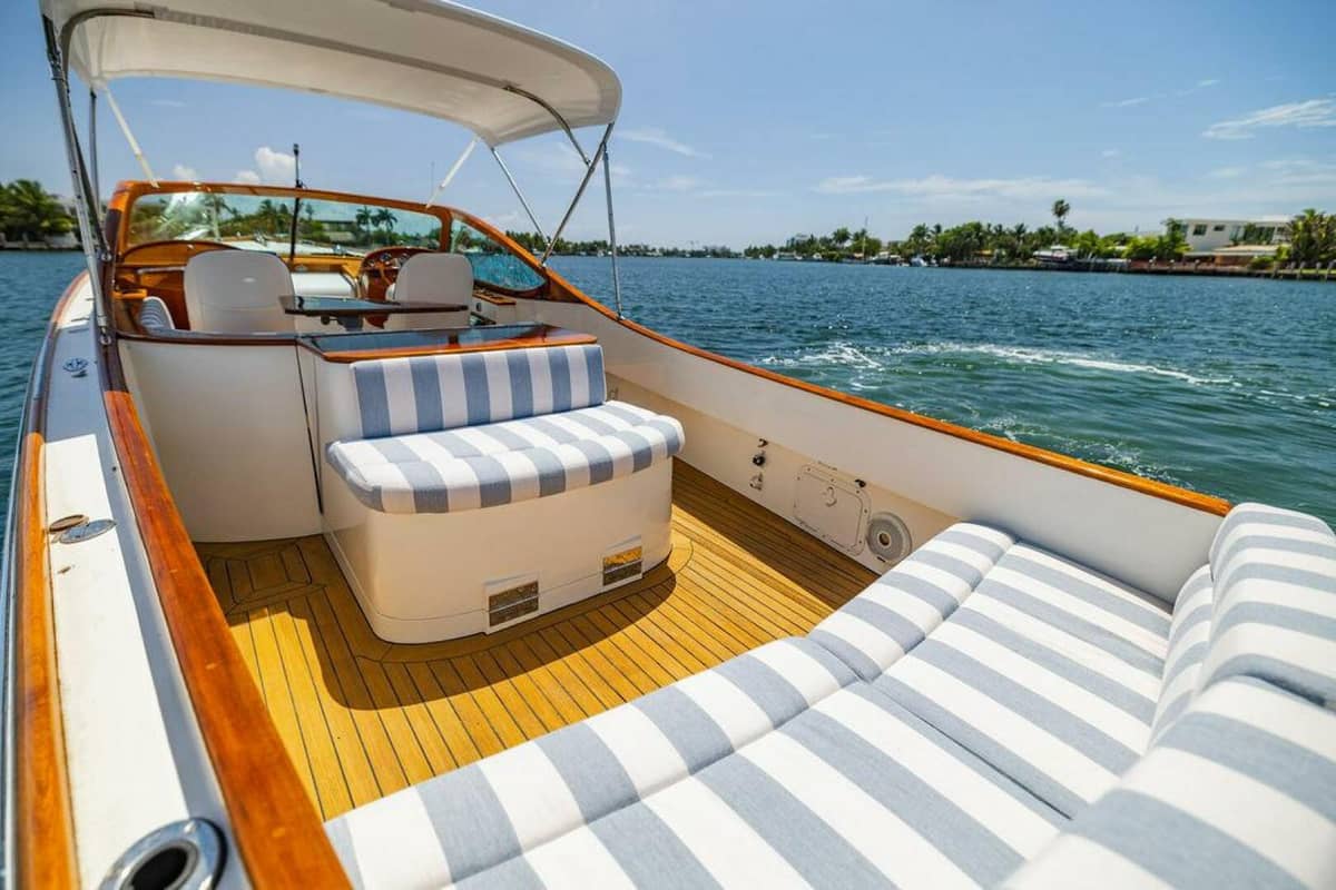 2004 Hinckley Talaria 29 R "Tira Bella" photo 16