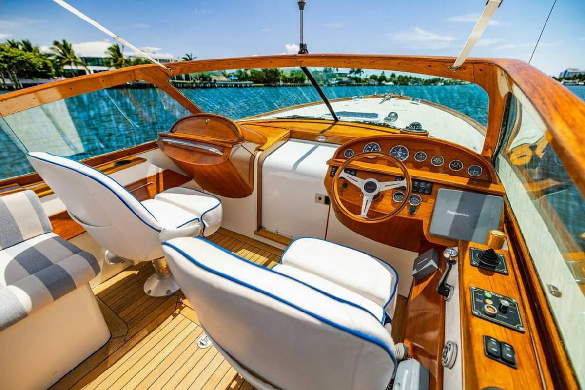 2004 Hinckley Talaria 29 R "Tira Bella" photo 22