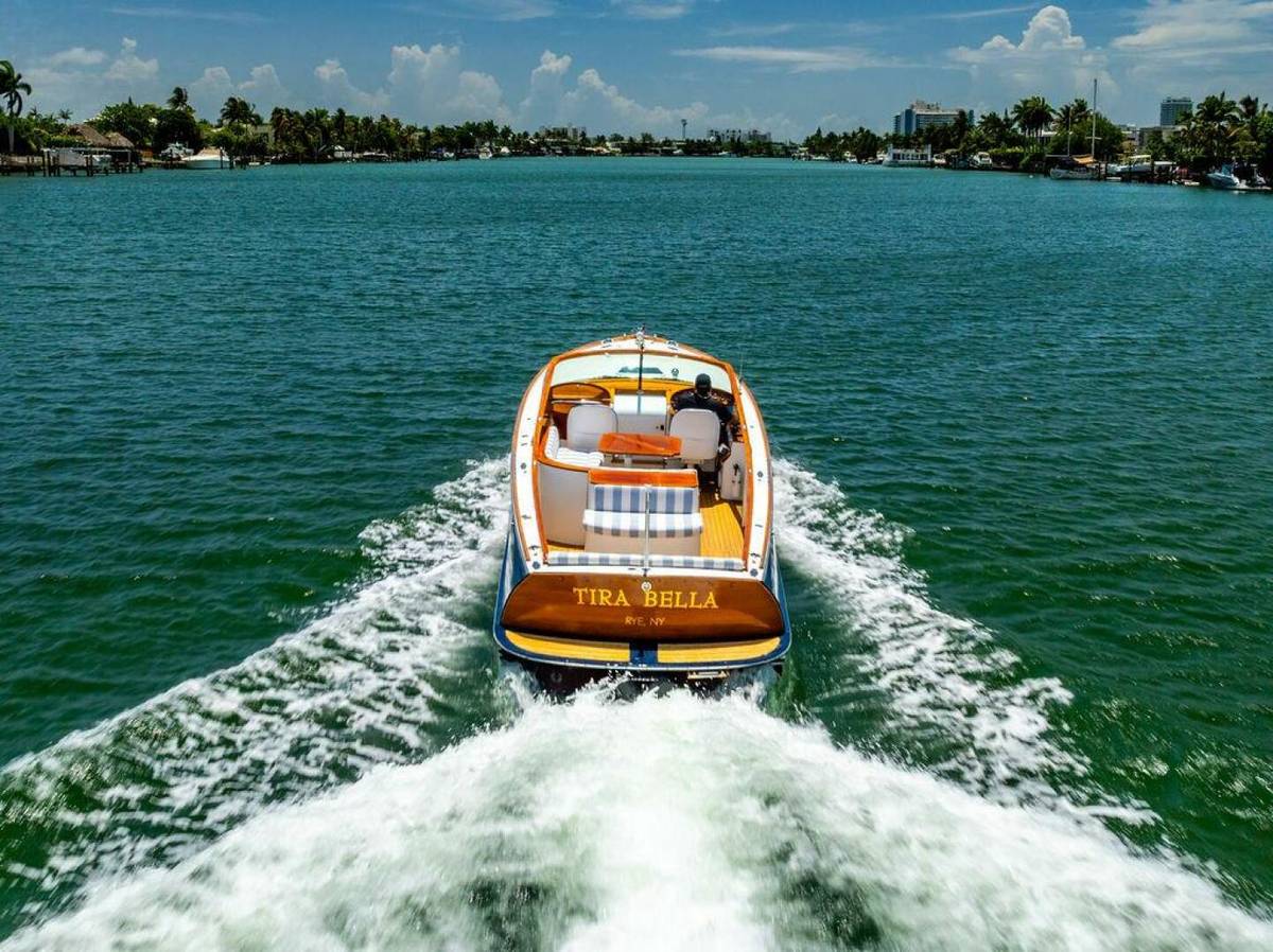 2004 Hinckley Talaria 29 R "Tira Bella" photo 8