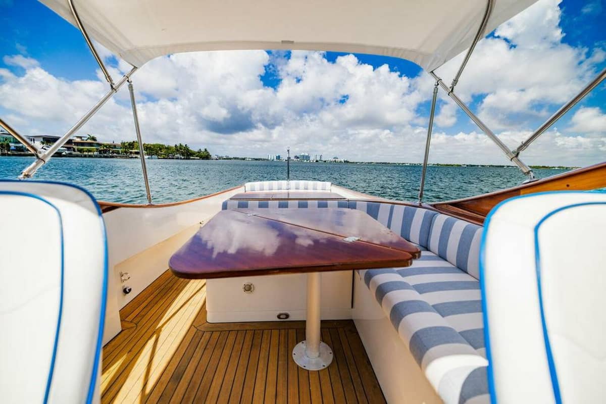 2004 Hinckley Talaria 29 R "Tira Bella" photo 26