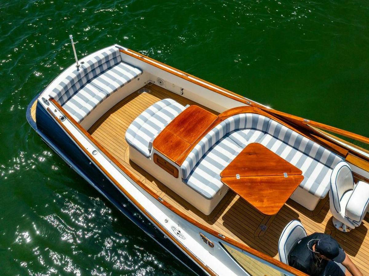 2004 Hinckley Talaria 29 R "Tira Bella" photo 7