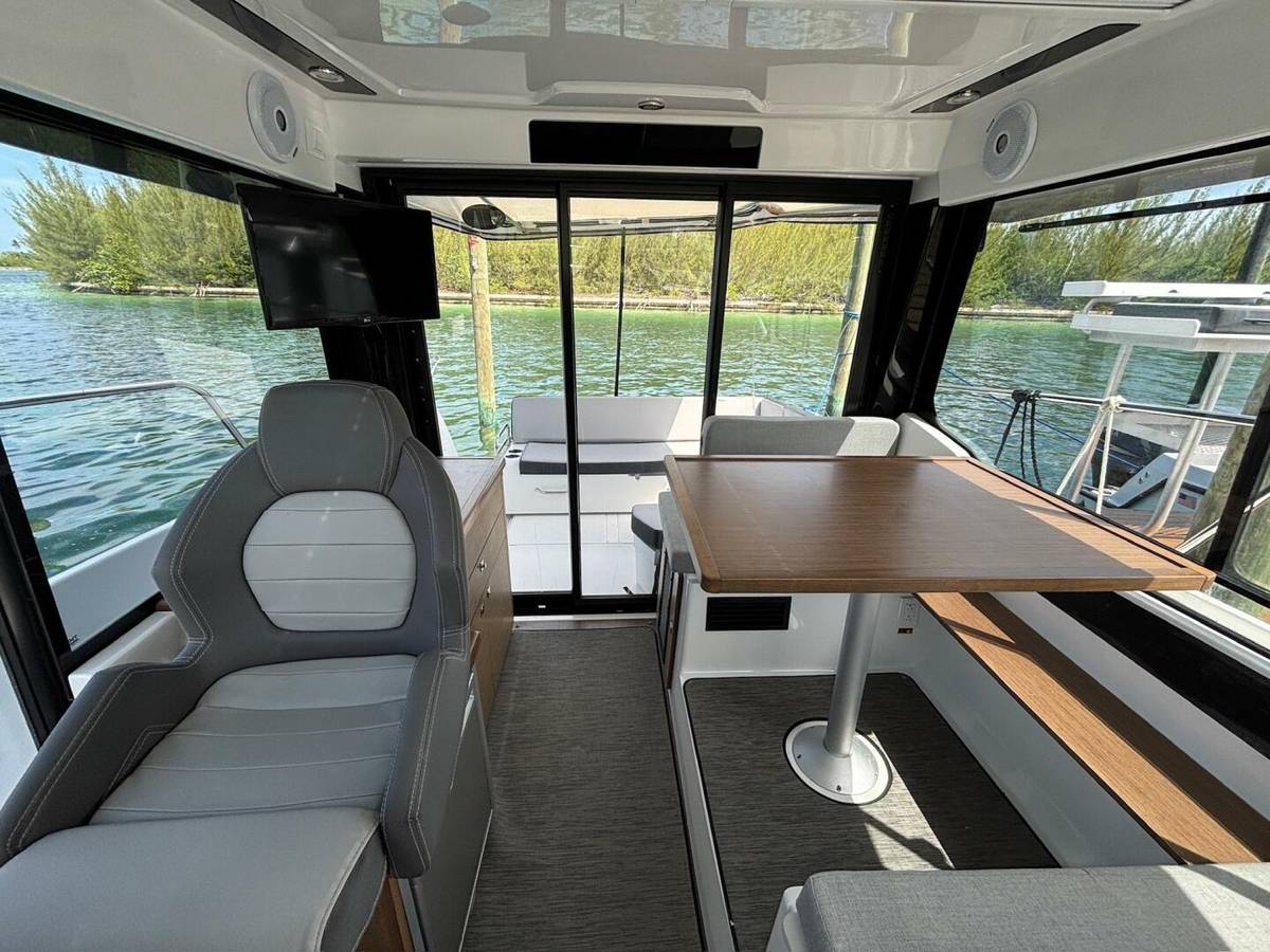 2020 Jeanneau NC895 "Knot Work'N" photo 2