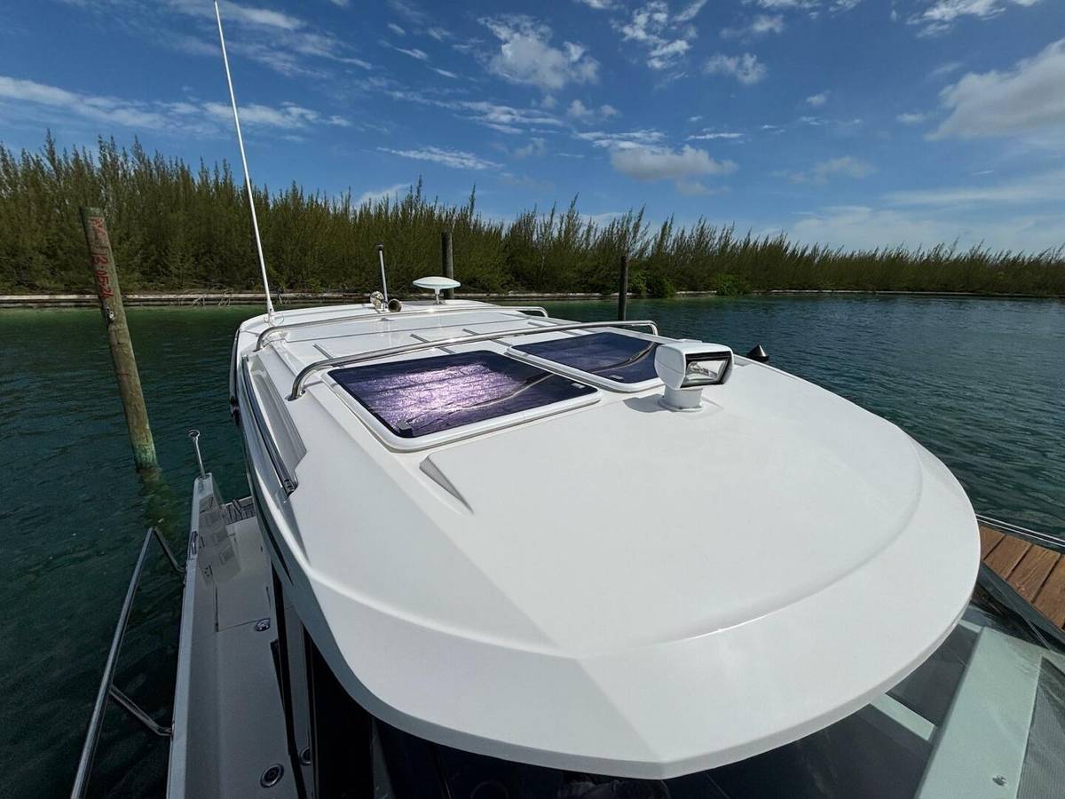 2020 Jeanneau NC895 "Knot Work'N" photo 19