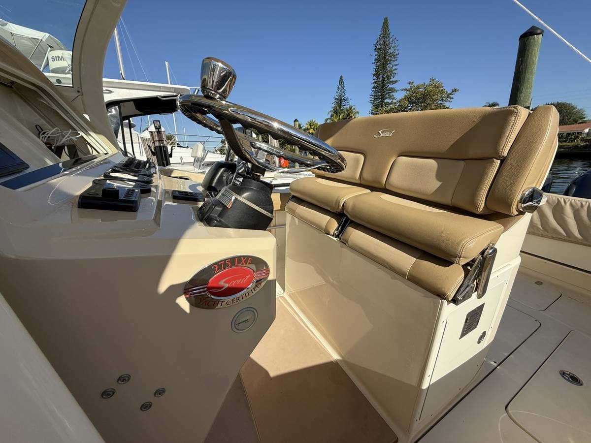 2017 Scout 275LXF photo 8