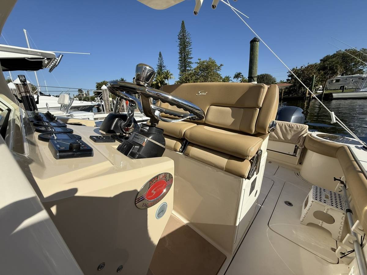 2017 Scout 275LXF photo 10