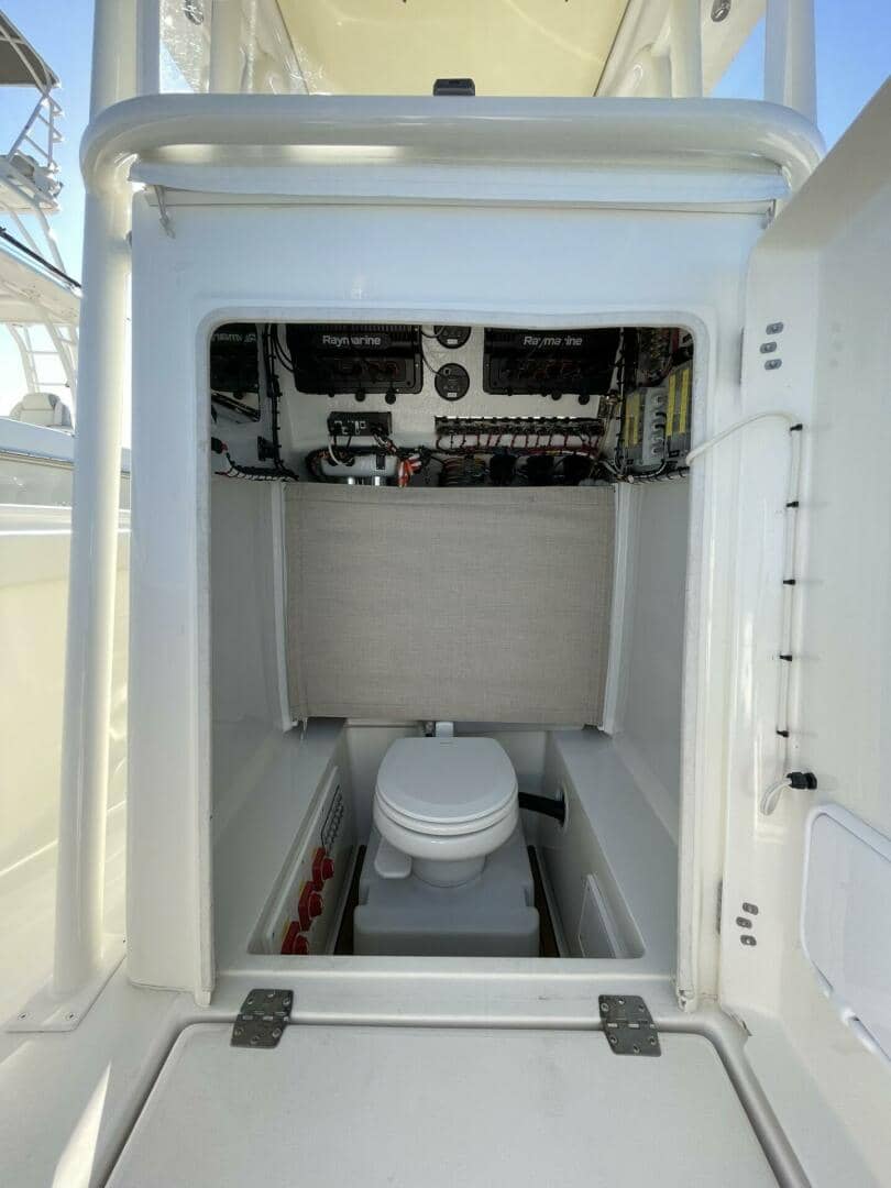 2008 Silverhawk 2700CC "Colleen" photo 8