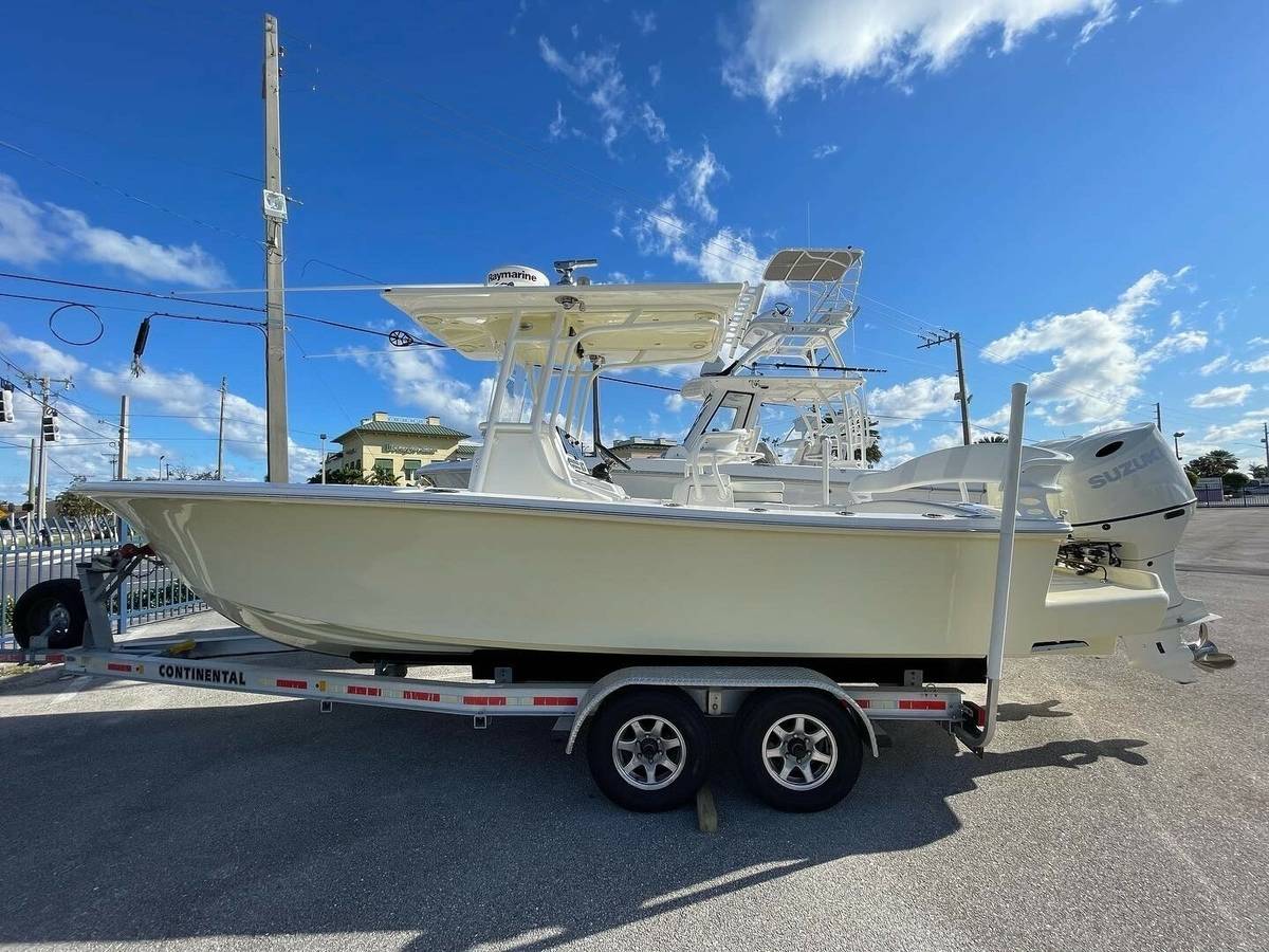 2008 Silverhawk 2700CC "Colleen" photo