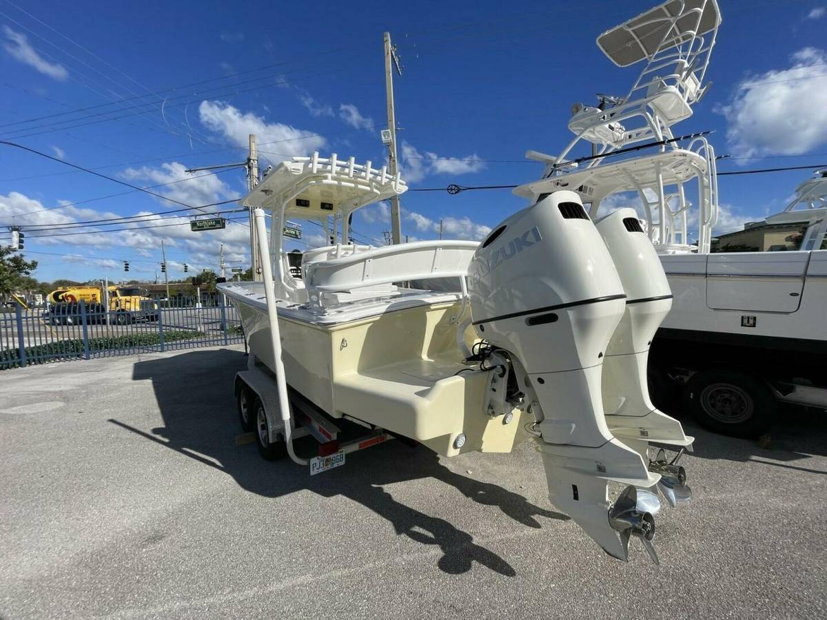 2008 Silverhawk 2700CC "Colleen" photo 4