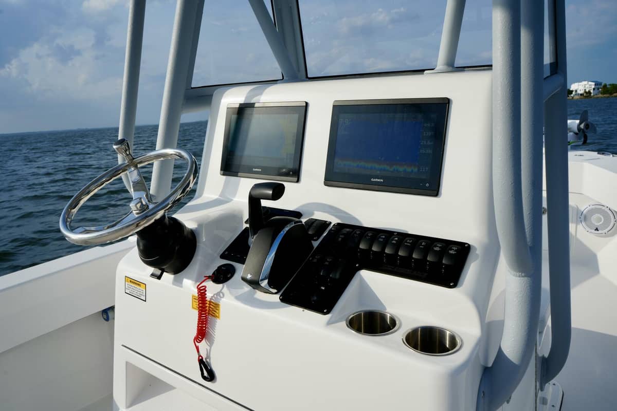 2024 Reef Runner Center Console photo 4