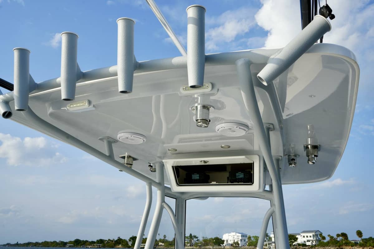 2024 Reef Runner Center Console photo 9