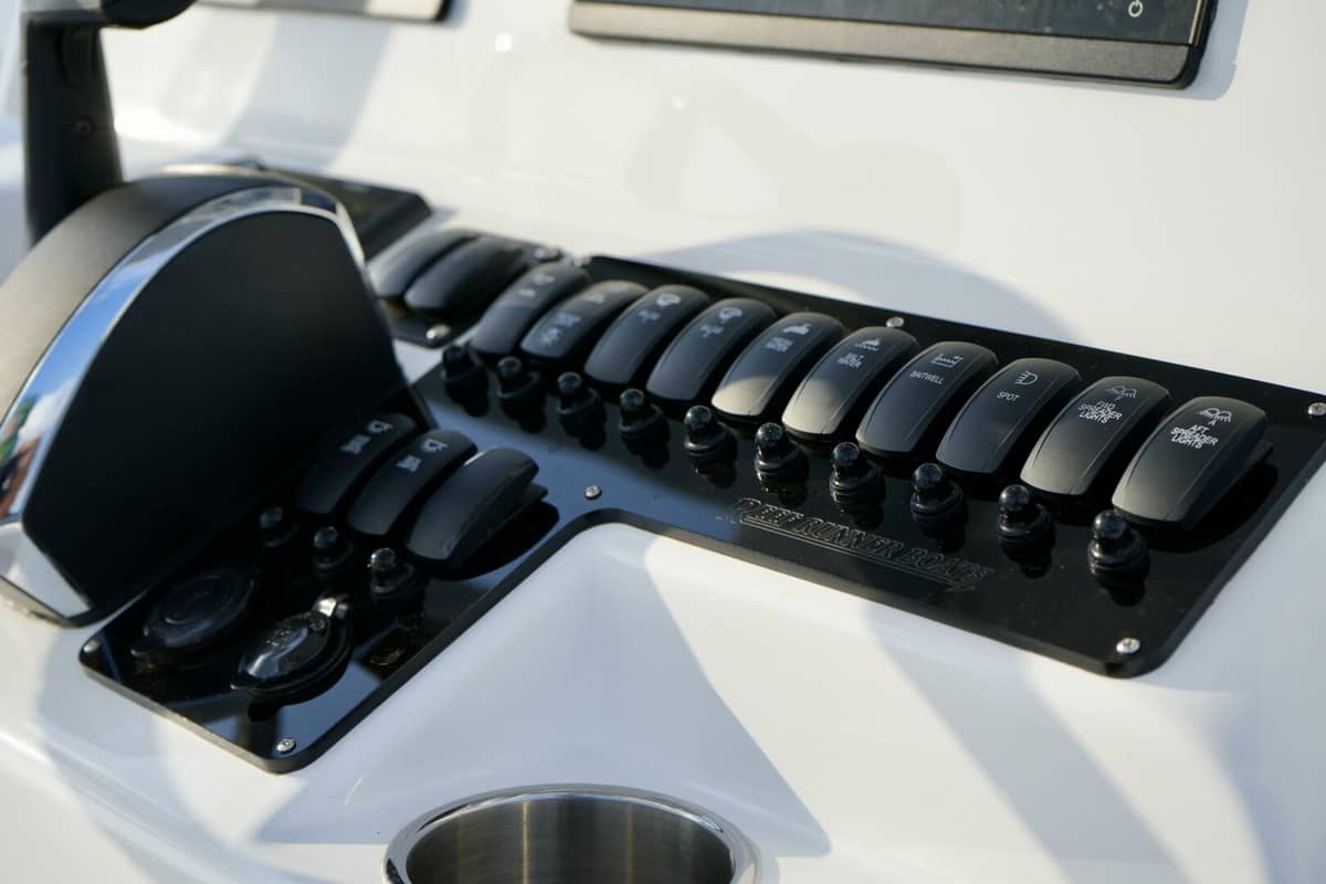 2024 Reef Runner Center Console photo 24