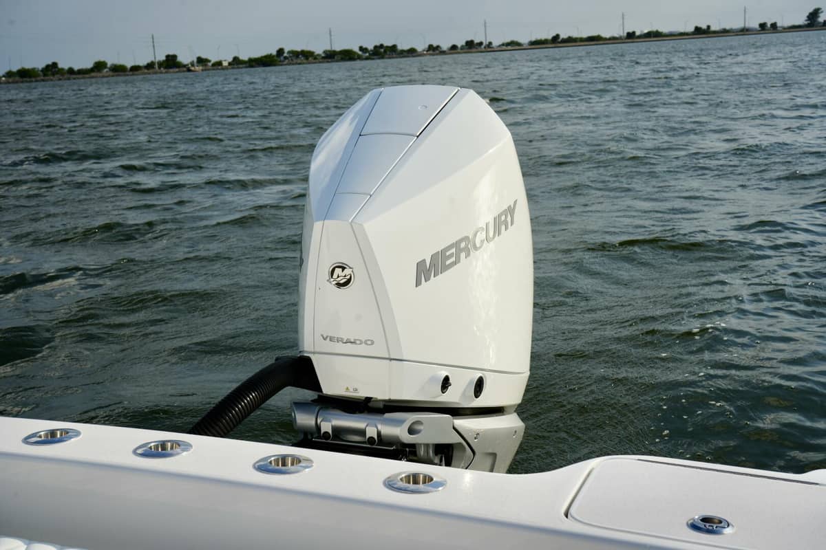 2024 Reef Runner Center Console photo 10