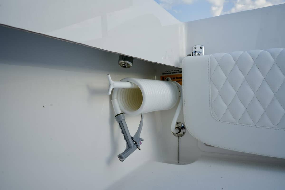 2024 Reef Runner Center Console photo 23