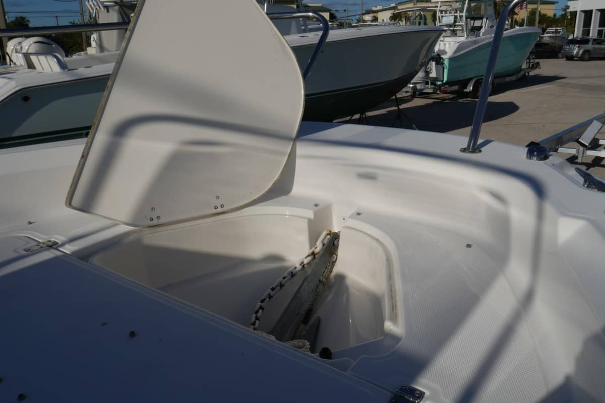 2020 Boston Whaler 210 Dauntless photo 14