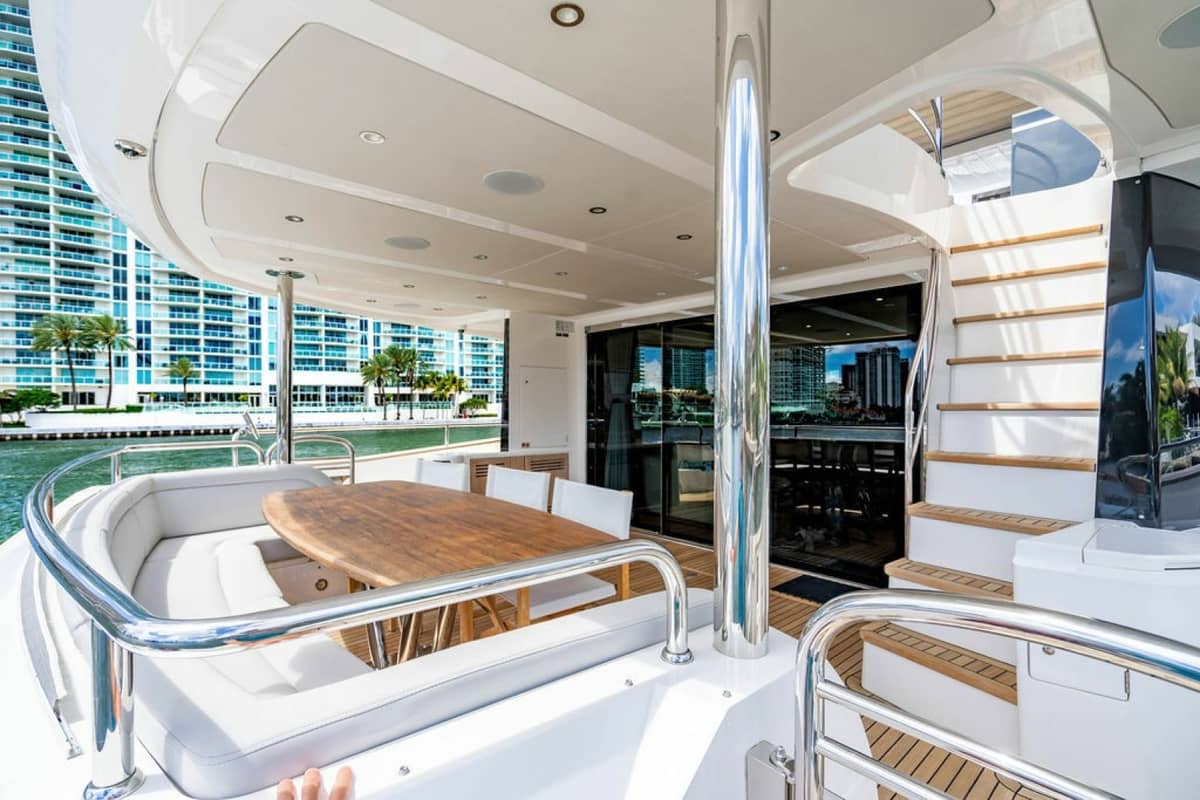 2019 Sunseeker 95 Motor Yacht "Star of the Sea" photo 9
