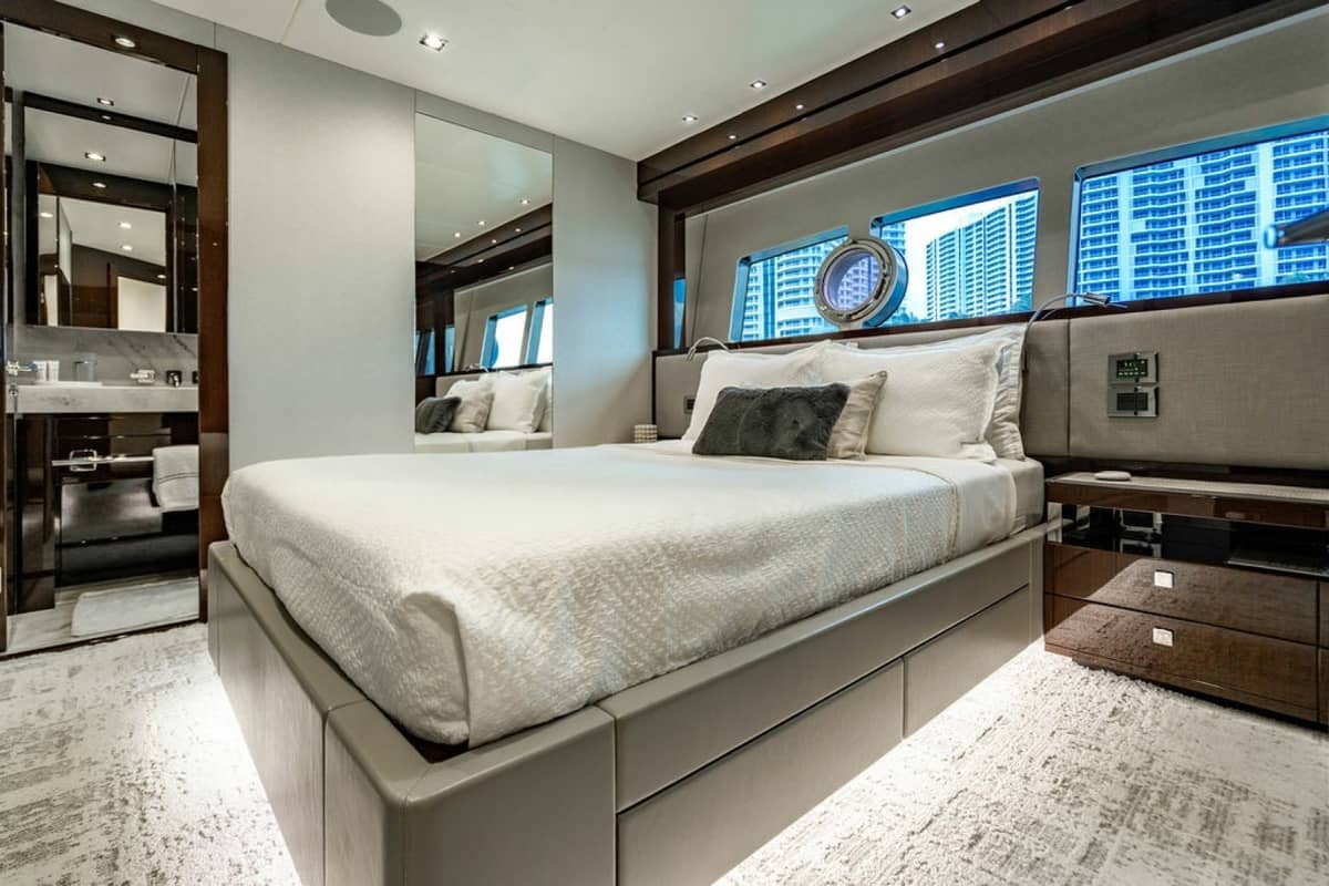 2019 Sunseeker 95 Motor Yacht "Star of the Sea" photo 69