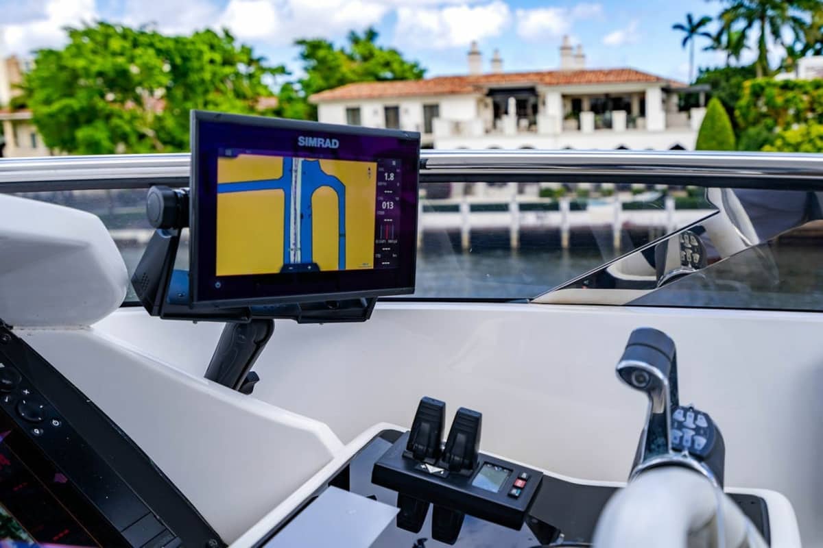 2019 Sunseeker 95 Motor Yacht "Star of the Sea" photo 32