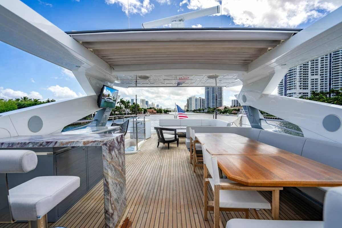 2019 Sunseeker 95 Motor Yacht "Star of the Sea" photo 25
