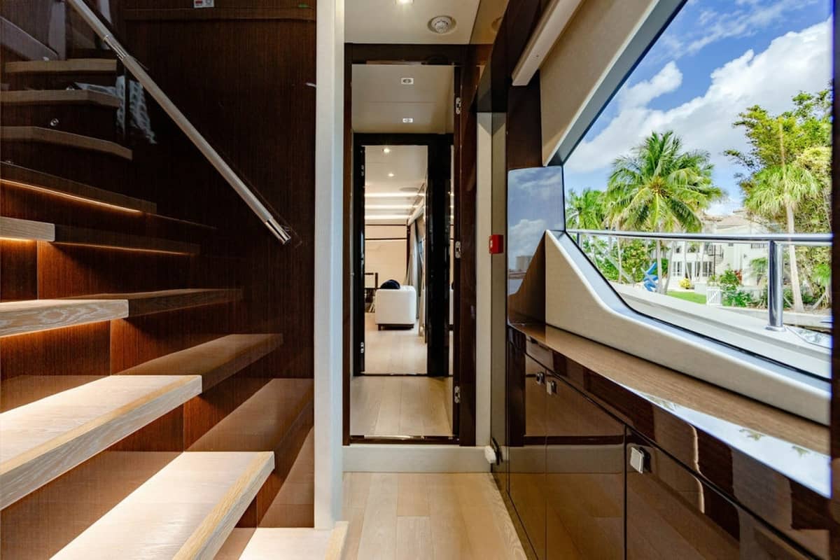 2019 Sunseeker 95 Motor Yacht "Star of the Sea" photo 40