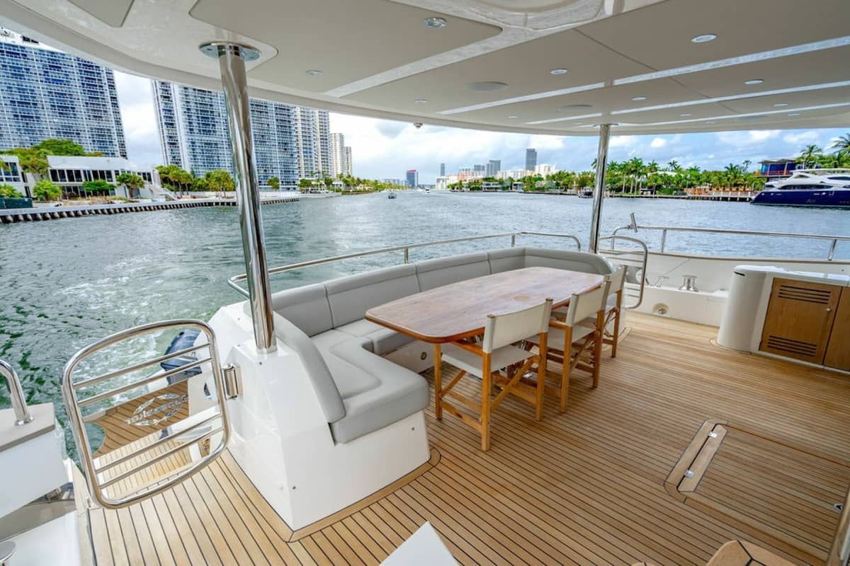 2019 Sunseeker 95 Motor Yacht "Star of the Sea" photo 12