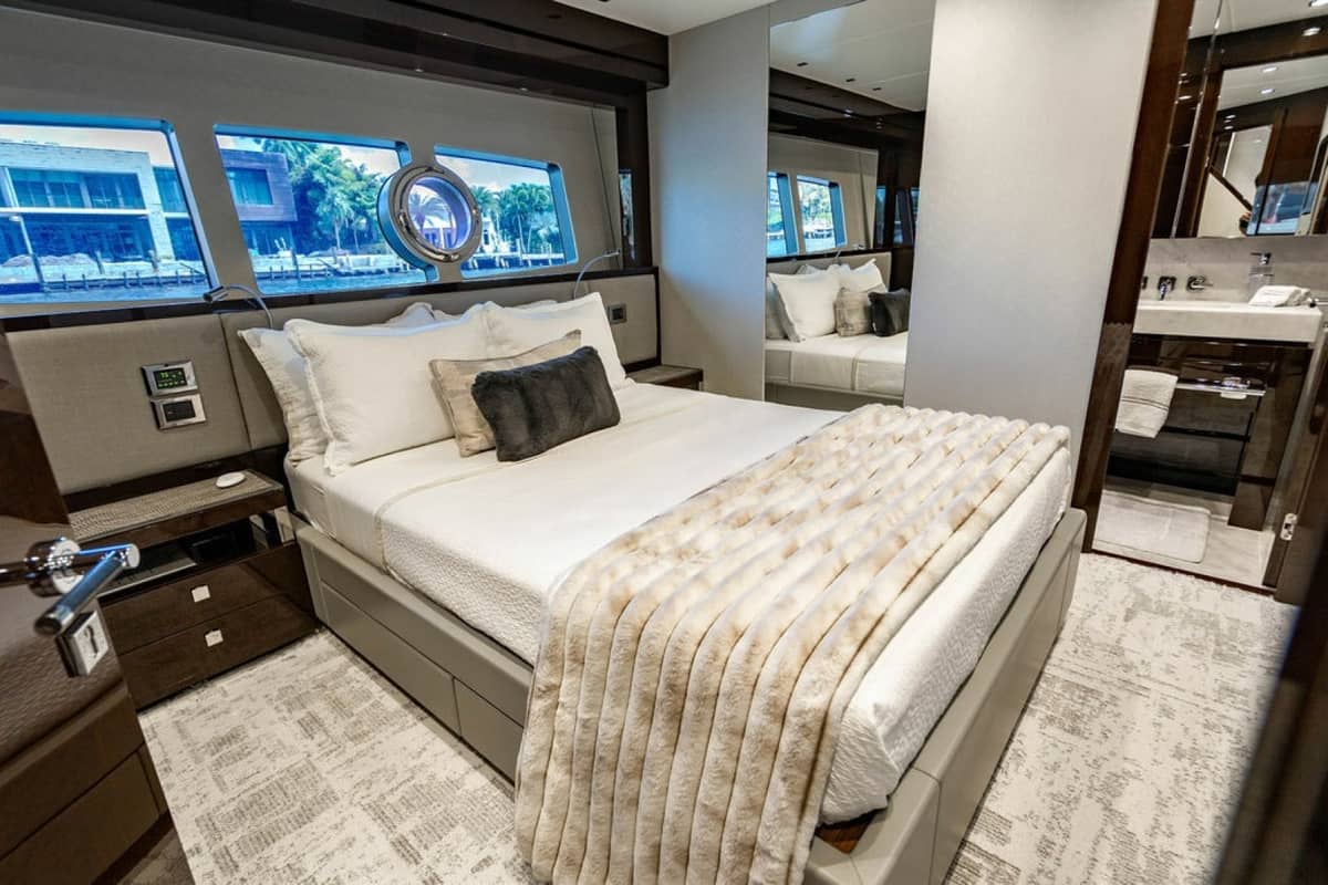 2019 Sunseeker 95 Motor Yacht "Star of the Sea" photo 62