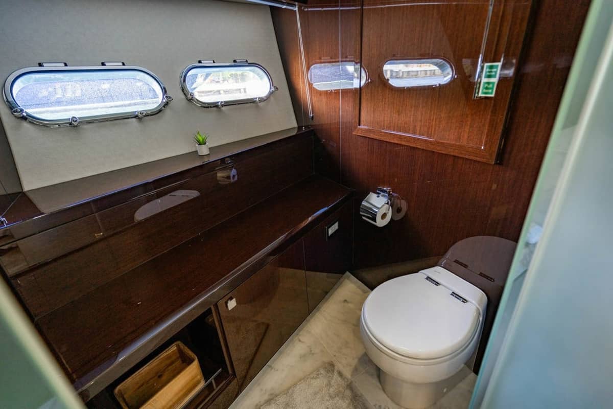 2019 Sunseeker 95 Motor Yacht "Star of the Sea" photo 60