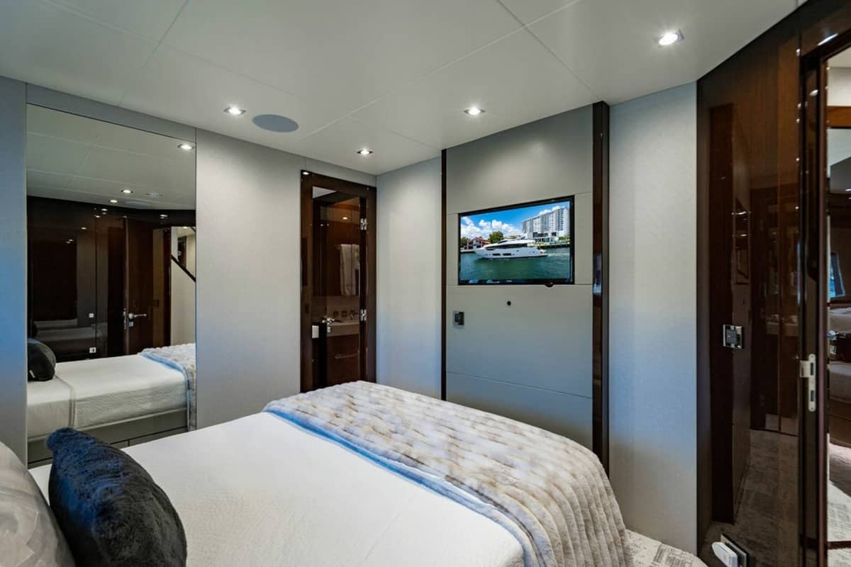 2019 Sunseeker 95 Motor Yacht "Star of the Sea" photo 63