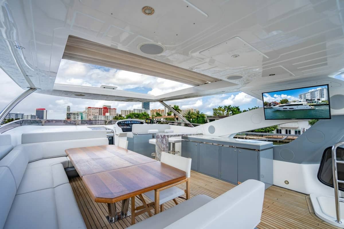 2019 Sunseeker 95 Motor Yacht "Star of the Sea" photo 24