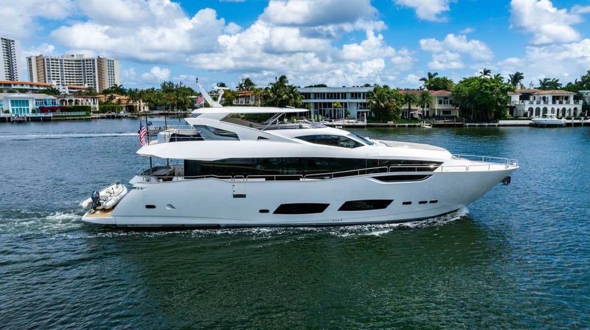 2019 Sunseeker 95 Motor Yacht "Star of the Sea" photo 6