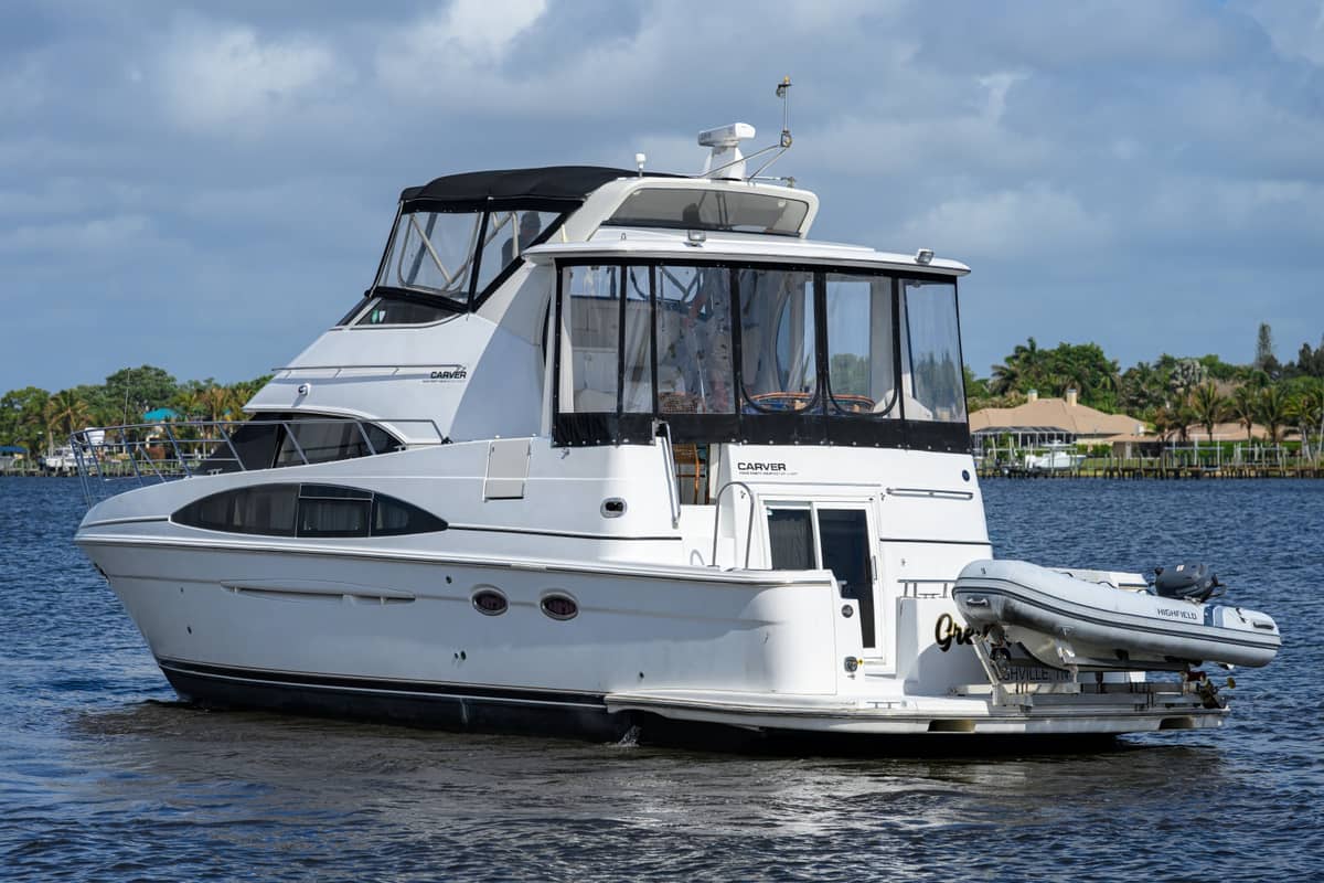 2003 Carver 444 "Great Adventure" photo 2