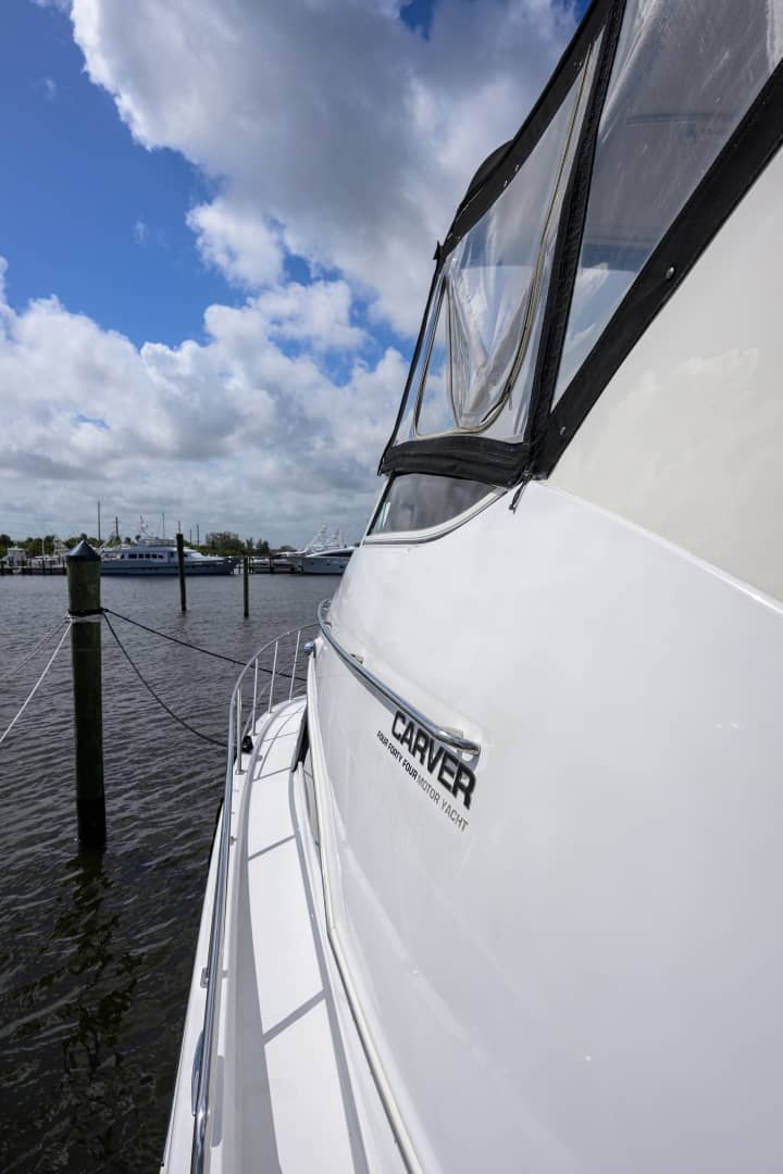 2003 Carver 444 "Great Adventure" photo 12