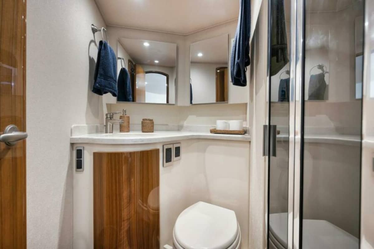 2015 Viking 42 Open "GAMECHANGER" photo 8
