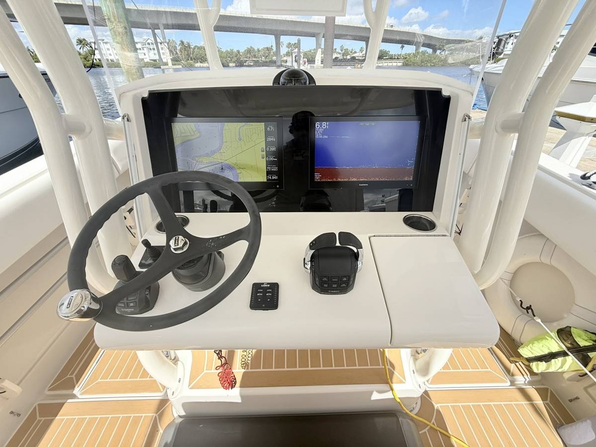 2020 Jupiter 38HFS "PLAYPEN" photo 15