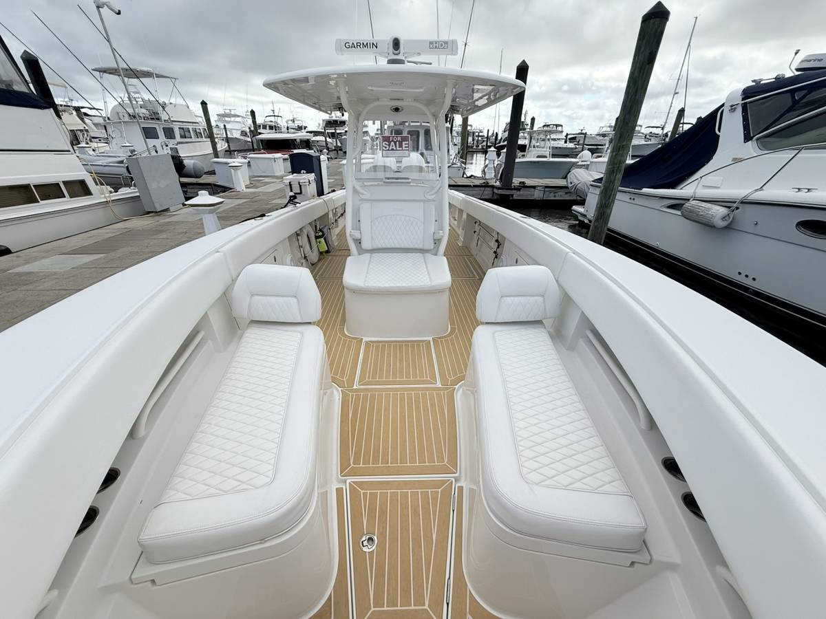 2020 Jupiter 38HFS "PLAYPEN" photo 6