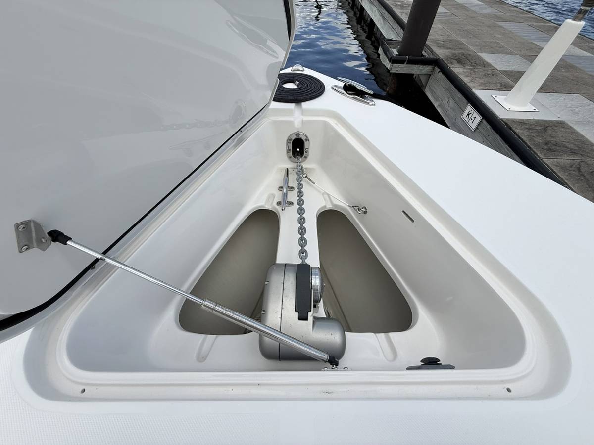 2020 Jupiter 38HFS "PLAYPEN" photo 9