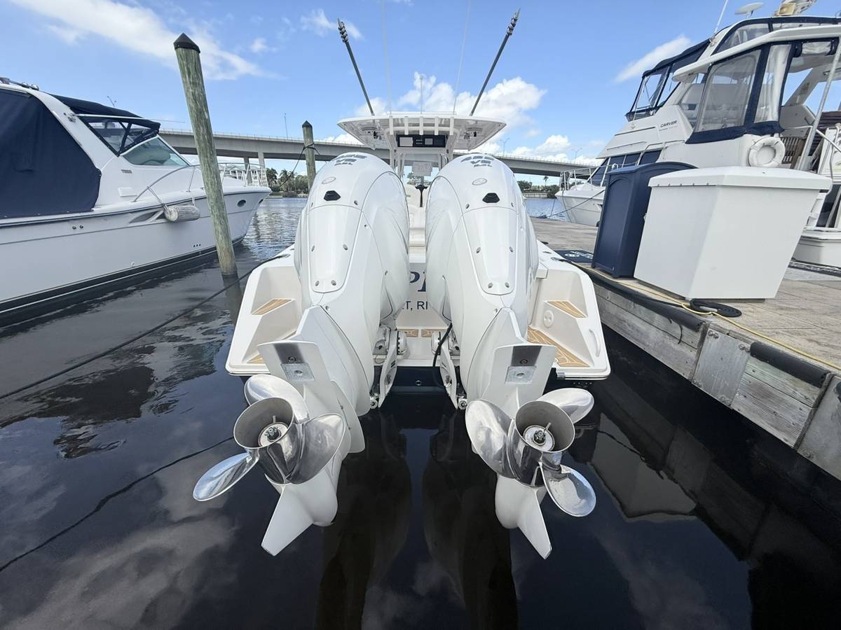2020 Jupiter 38HFS "PLAYPEN" photo 31