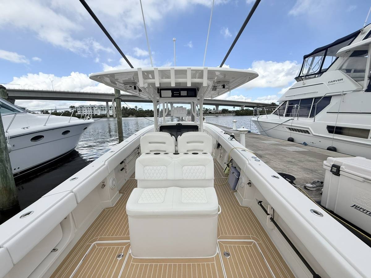 2020 Jupiter 38HFS "PLAYPEN" photo 20