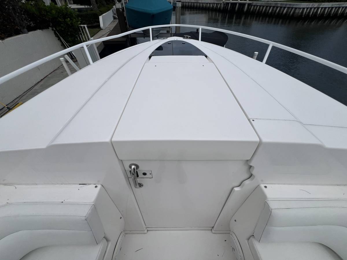 2017 Intrepid 327 Cuddy "PATRICIA" photo 7