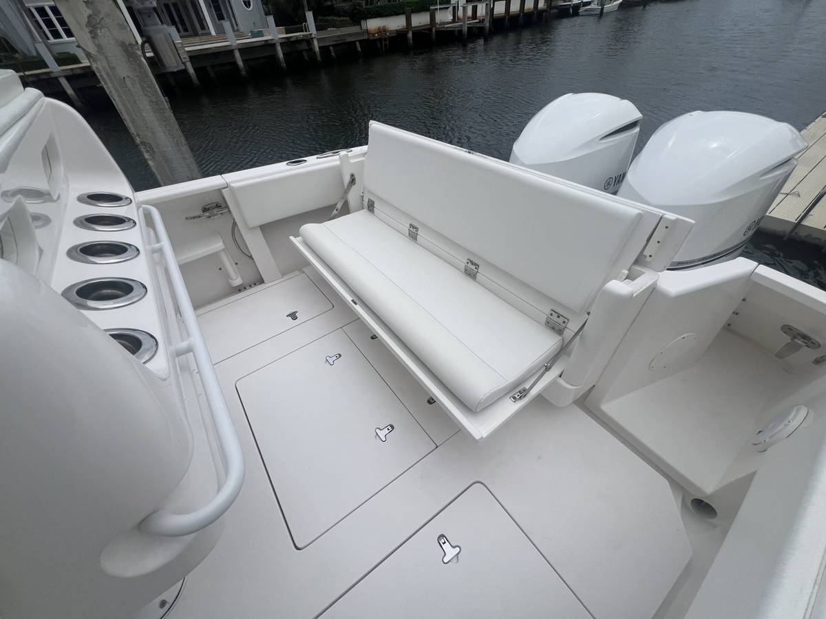 2017 Intrepid 327 Cuddy "PATRICIA" photo 19