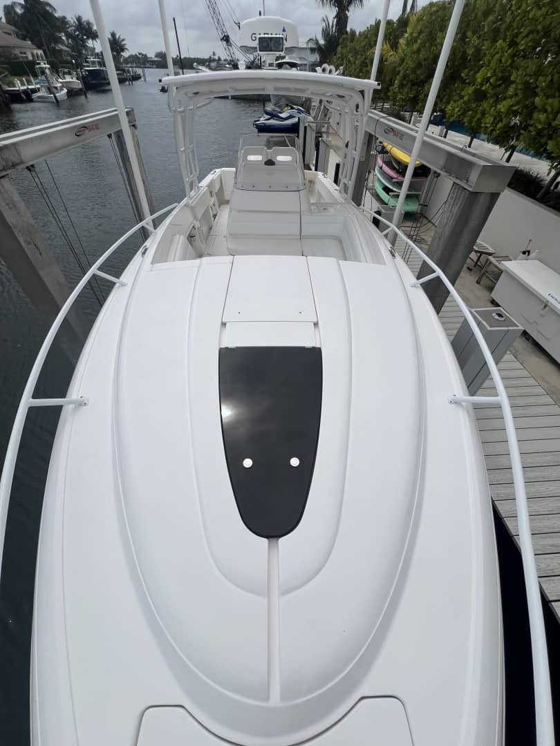 2017 Intrepid 327 Cuddy "PATRICIA" photo 6
