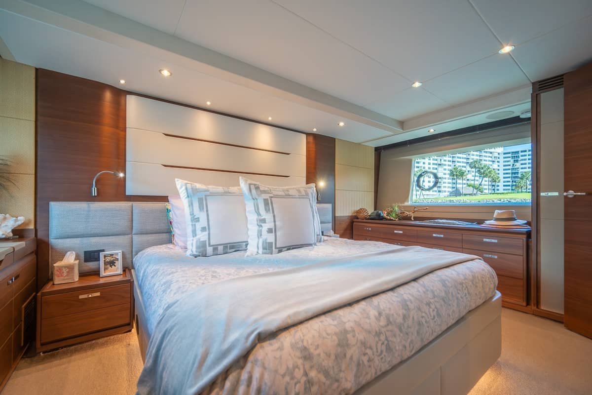 2017 Princess 68 Flybridge "PATRIOT" photo 40