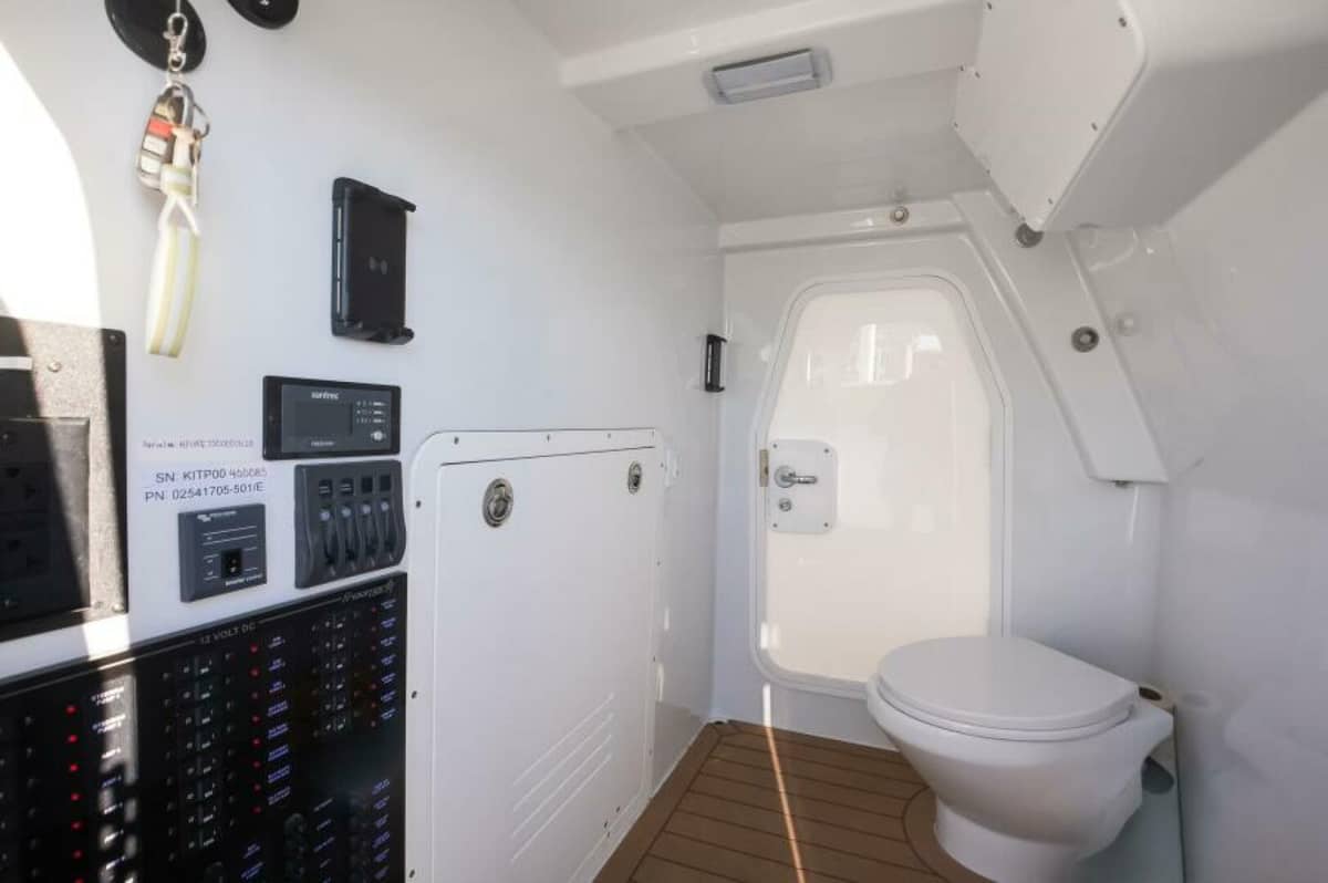 2025 Freeman 43 Center Console photo 11